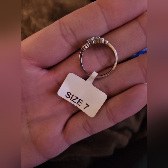 Sterling Silver ring - Picture 2 of 3